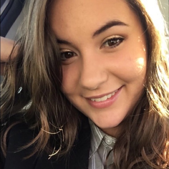 Meet your Posher, Kat - Picture 3 of 3